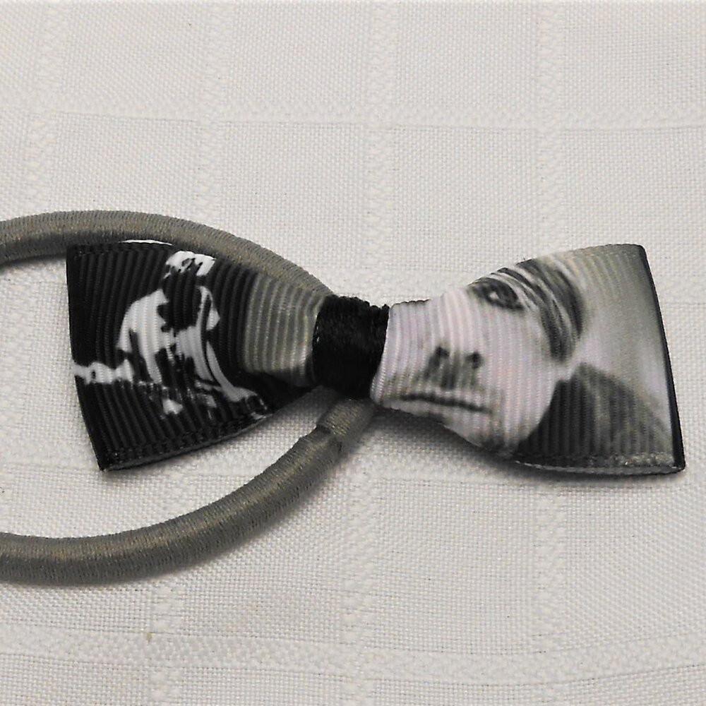 No33-34: Two bows on interchangeable rings for hairpins with Kurt Cobain design